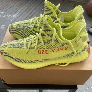 Yezzy 350 frozen yellow